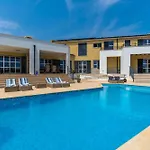 Arkaim With Private Pool Vila