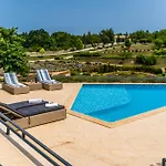 Arkaim With Private Pool Vila